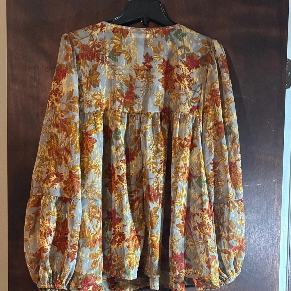 Maurices Metallic Blousen Sleeve Top
